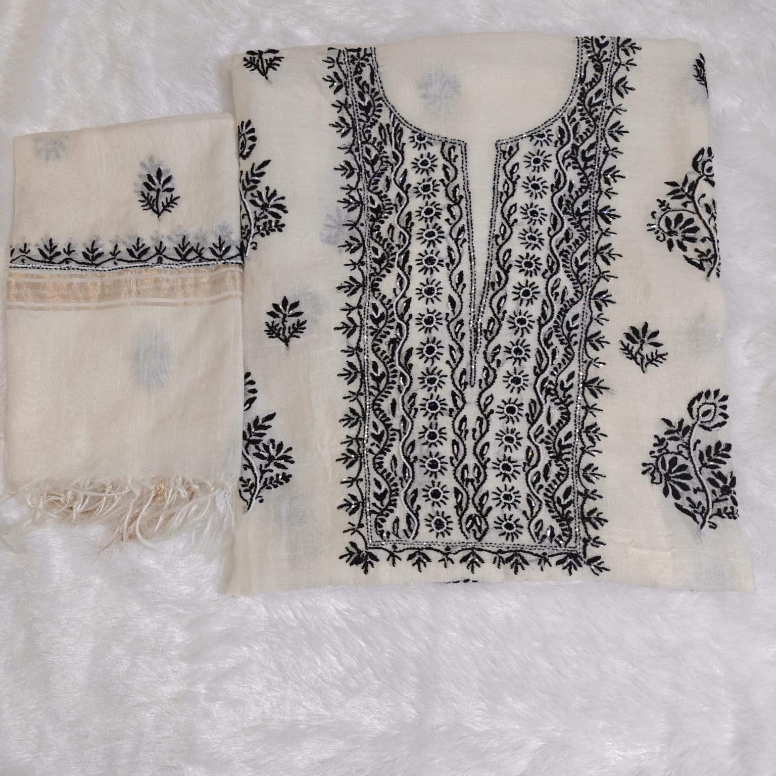 Mul Cotton Black & White Handcrafted Moti Work Suit Set